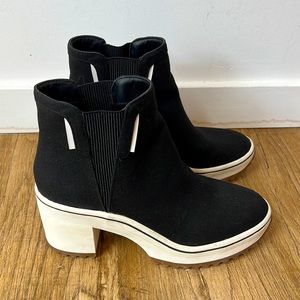 Mia black heeled boots
